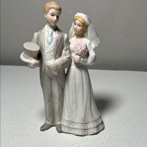 Vintage Royal Carlton 1985 Arnart Imports Wedding Bride/Groom Porcelain Figurine